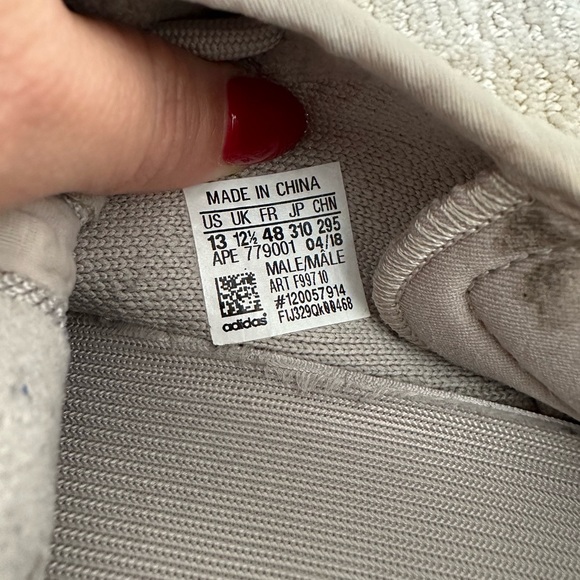 YEEZY SIZE 13 shoes ADIDAS - Picture 4 of 10